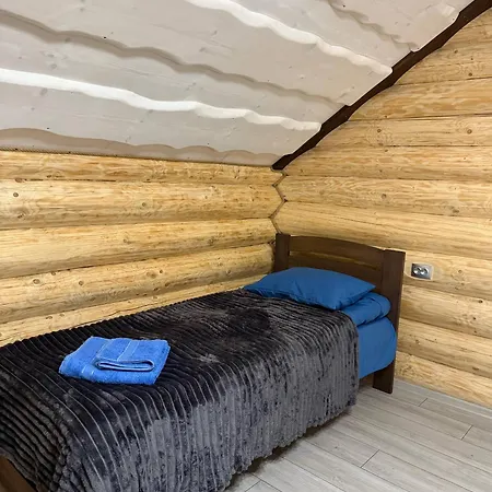 гірські будиночки Σπίτι διακοπών Synevyrsʼka Polyana