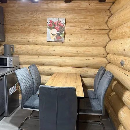 гірські будиночки Σπίτι διακοπών Synevyrsʼka Polyana