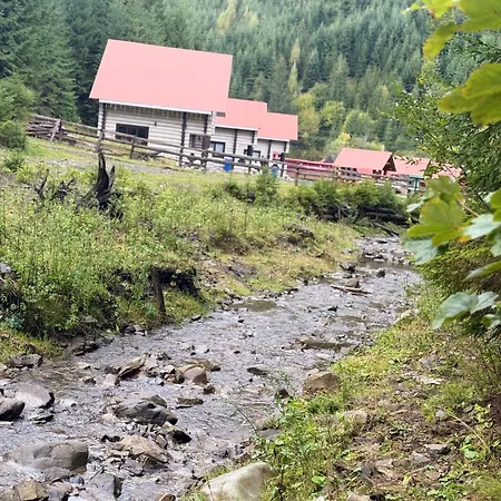 Будинок відпочинку гірські будиночки