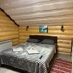 Feriehus гірські будиночки Synevyrsʼka Polyana